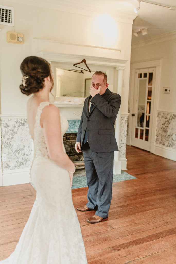 5 first looks that make fantastic photos | The Internet's Maid of Honor