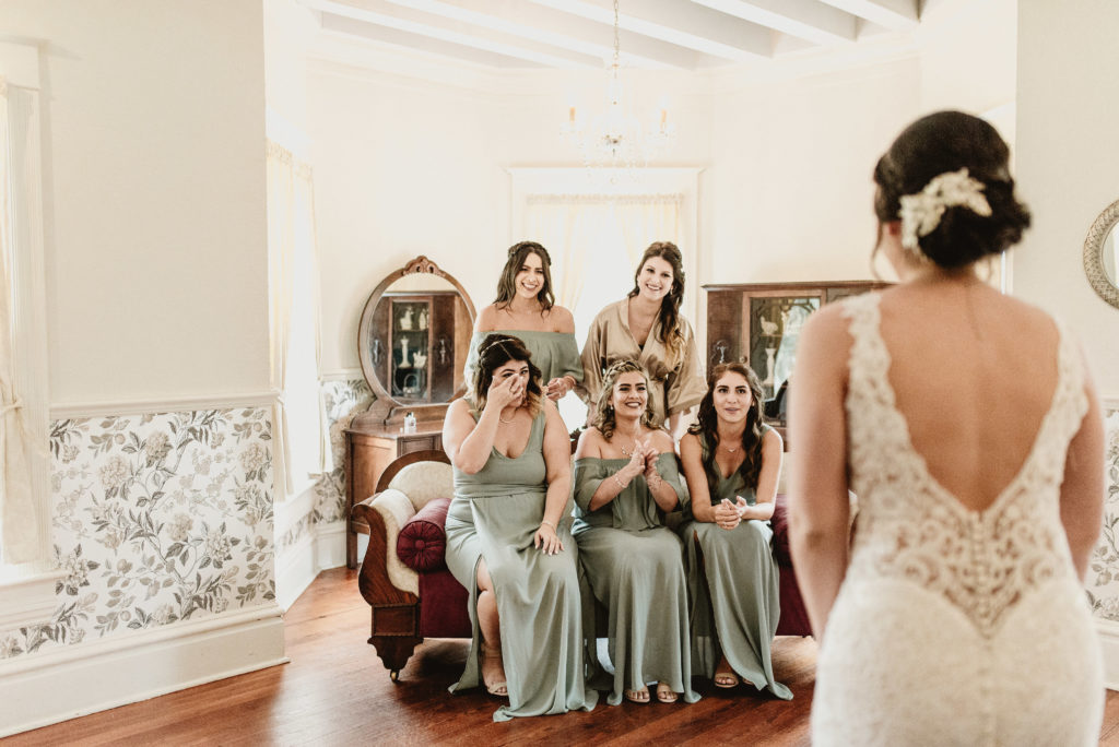 5 first looks that make fantastic photos | The Internet's Maid of Honor